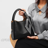 حقيبة يد اوف وايت عملية بسعة مناسبة وشريط ملون - KSA